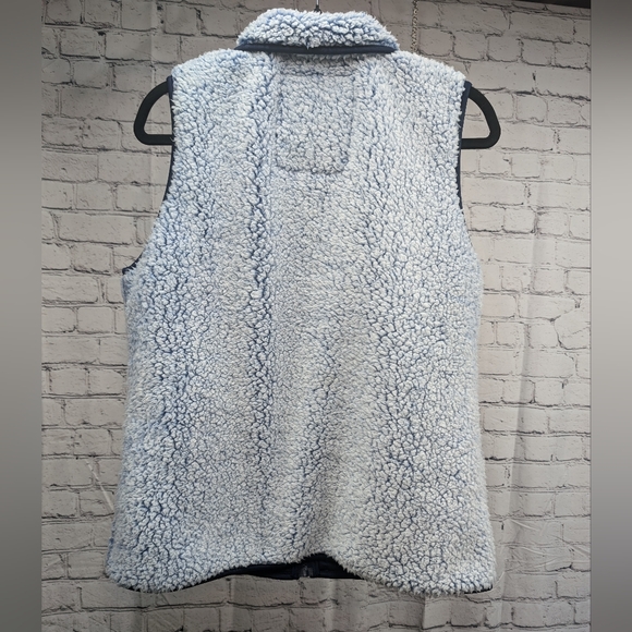 Beautiful Sherpa vest - Picture 4 of 12